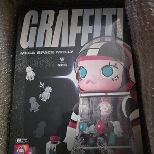 400% Space Molly Graffiti